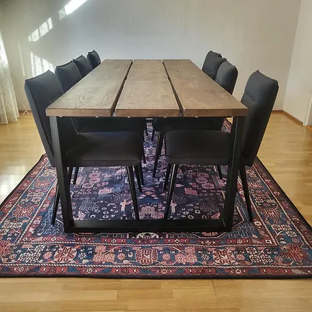 公寓 136 M2 With 3 Bedrooms And 2 Livingrooms, 2 Floors, Walking Distance To Amenities