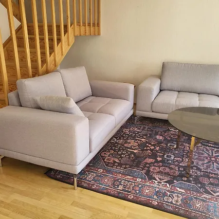 公寓 136 M2 With 3 Bedrooms And 2 Livingrooms, 2 Floors, Walking Distance To Amenities *