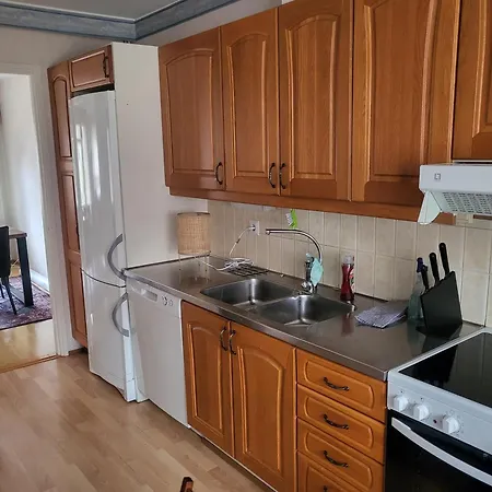 136 M2 With 3 Bedrooms And 2 Livingrooms, 2 Floors, Walking Distance To Amenities *