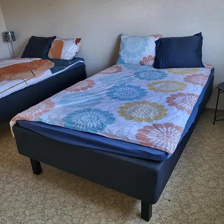 136 M2 With 3 Bedrooms And 2 Livingrooms, 2 Floors, Walking Distance To Amenities Apartment