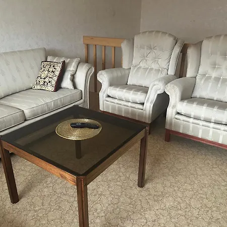 136 M2 With 3 Bedrooms And 2 Livingrooms, 2 Floors, Walking Distance To Amenities Apartment