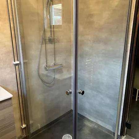 136 M2 With 3 Bedrooms And 2 Livingrooms, 2 Floors, Walking Distance To Amenities * Narpio