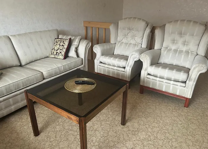 136 M2 With 3 Bedrooms And 2 Livingrooms, 2 Floors, Walking Distance To Amenities Апартаменты