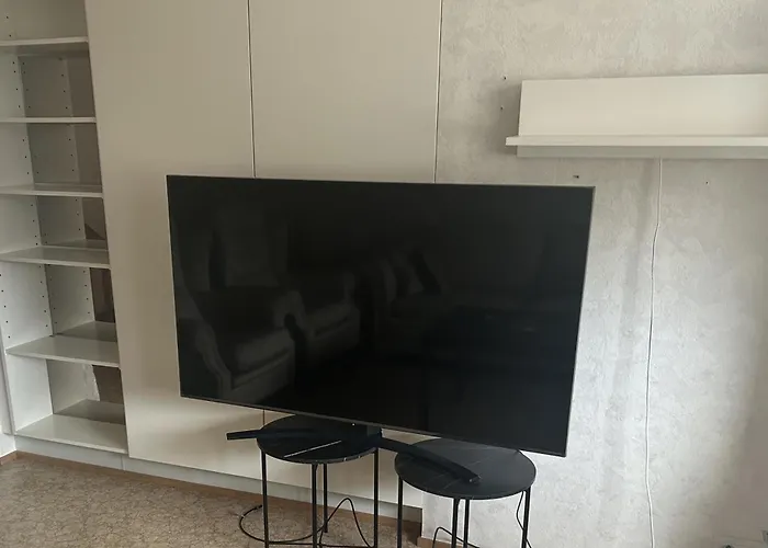 136 M2 With 3 Bedrooms And 2 Livingrooms, 2 Floors, Walking Distance To Amenities Apartman Narpio