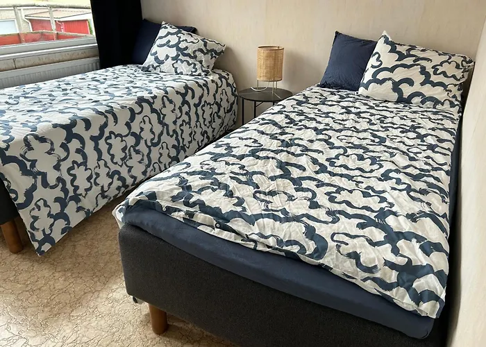 136 M2 With 3 Bedrooms And 2 Livingrooms, 2 Floors, Walking Distance To Amenities